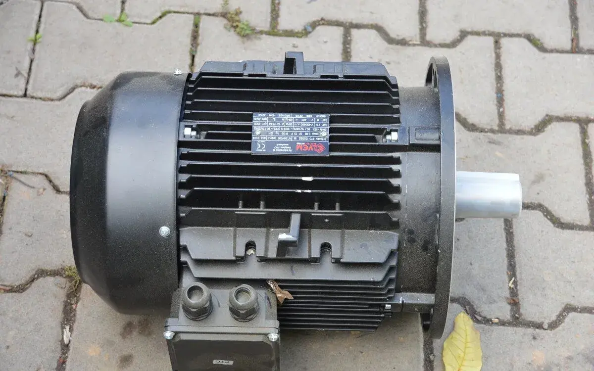 Nový přírubový elektromotor 400V 7,5kW 2930 ot.