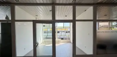 PRONÁJEM OBCHODNÍCH PROSTOR U METRA SKALKA