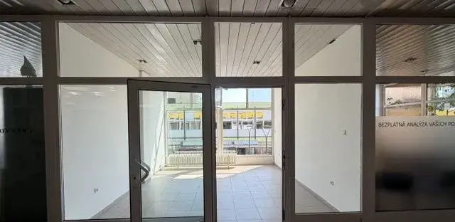 PRONÁJEM OBCHODNÍCH PROSTOR U METRA SKALKA
