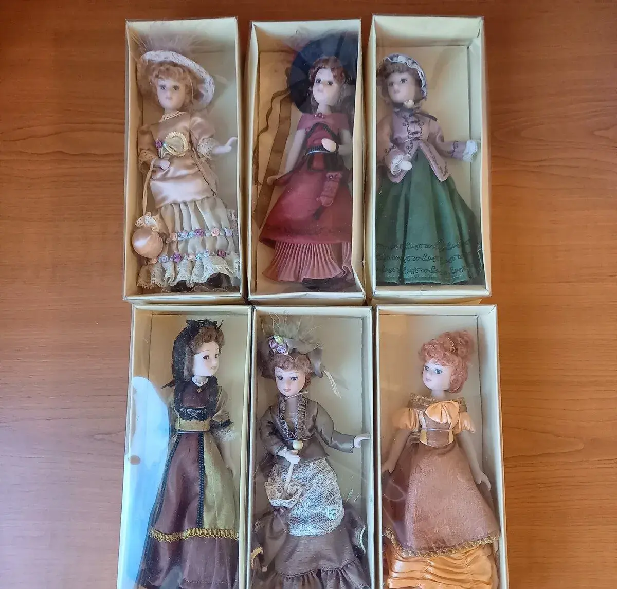 Porcelánové panenky z kolekce DeAgostini (nové, nerozbalené)