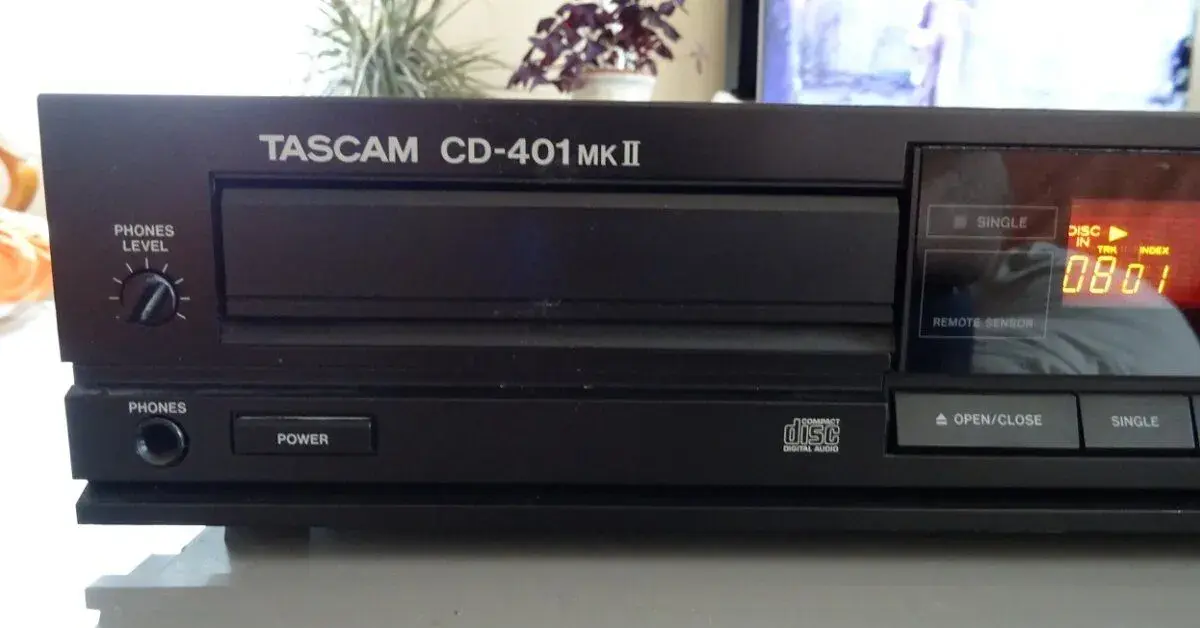 TASCAM CD-401 MKII