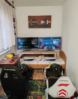 Závodní simulátor