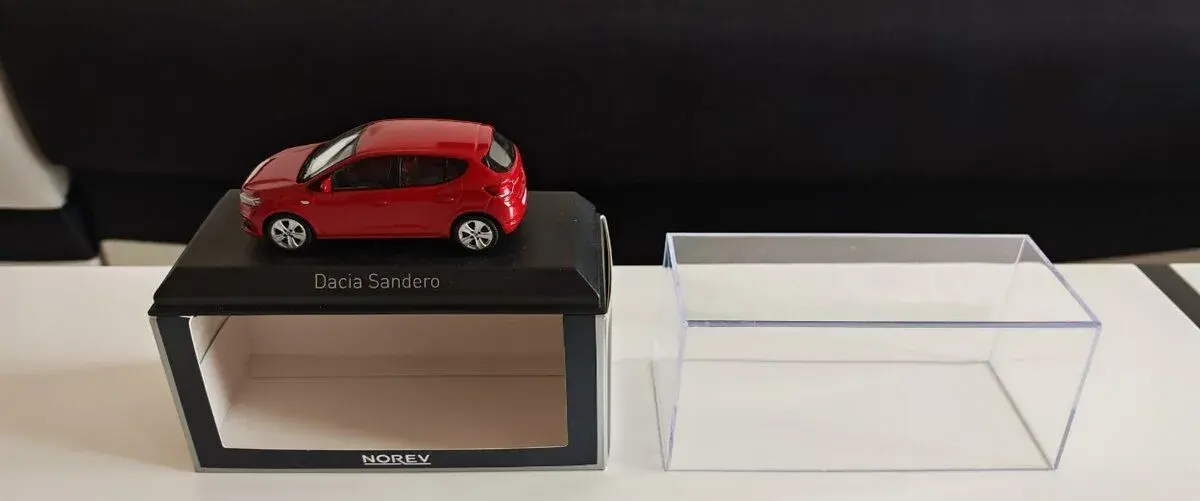 DACIA SANDERO-1:43 NOREV NOVÉ