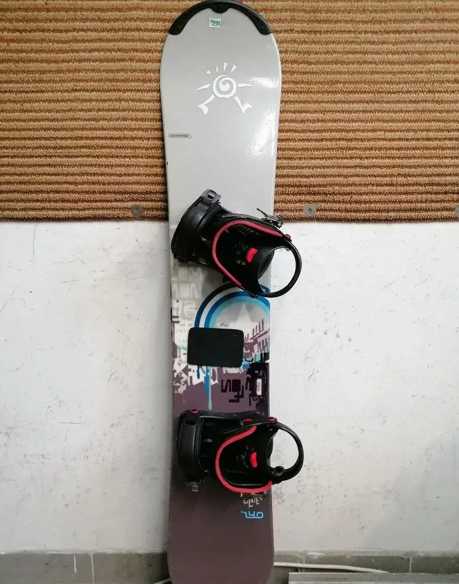Snowboard Salomon140cm