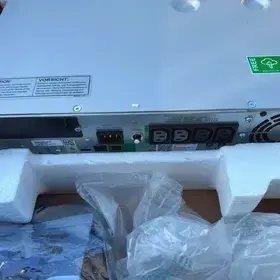 APC Smart-UPS 1500VA LCD RMI 2UC 230V