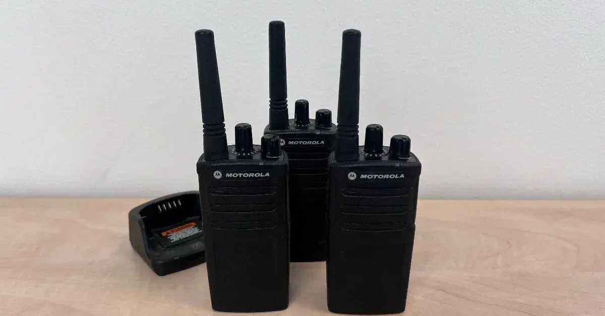 3x Motorola XT420