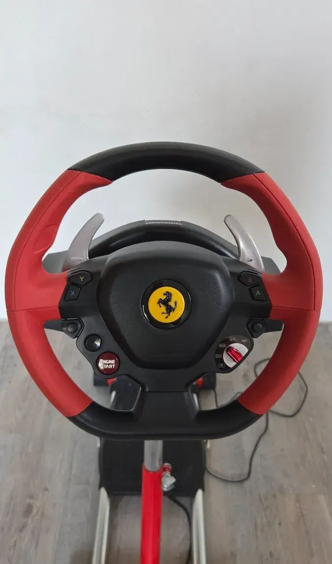 Volant Thrustmaster Ferrari 458 Spider