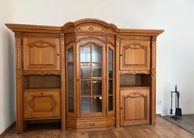 Rustikální komoda + 2 křesla zdarma