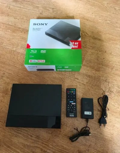 Blu Ray přehrávač Sony Bdp 1700 ,velmi pěkný,čti popis