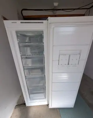 Šuplíkový mrazák Siemens iQ300 (220 l, A++) – skvělý stav