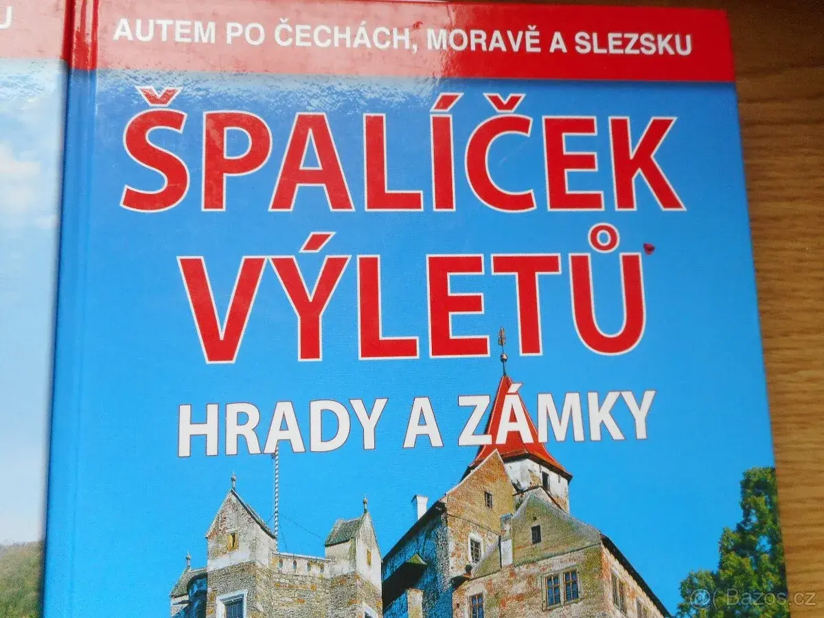 Kniha Hrady a zámky