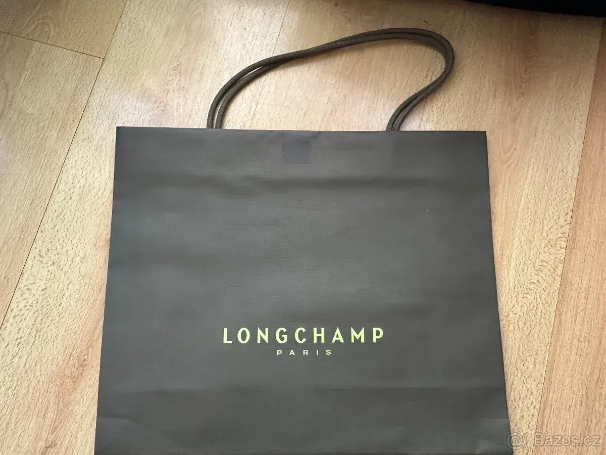 Papírová taška značky LONGCHAMP