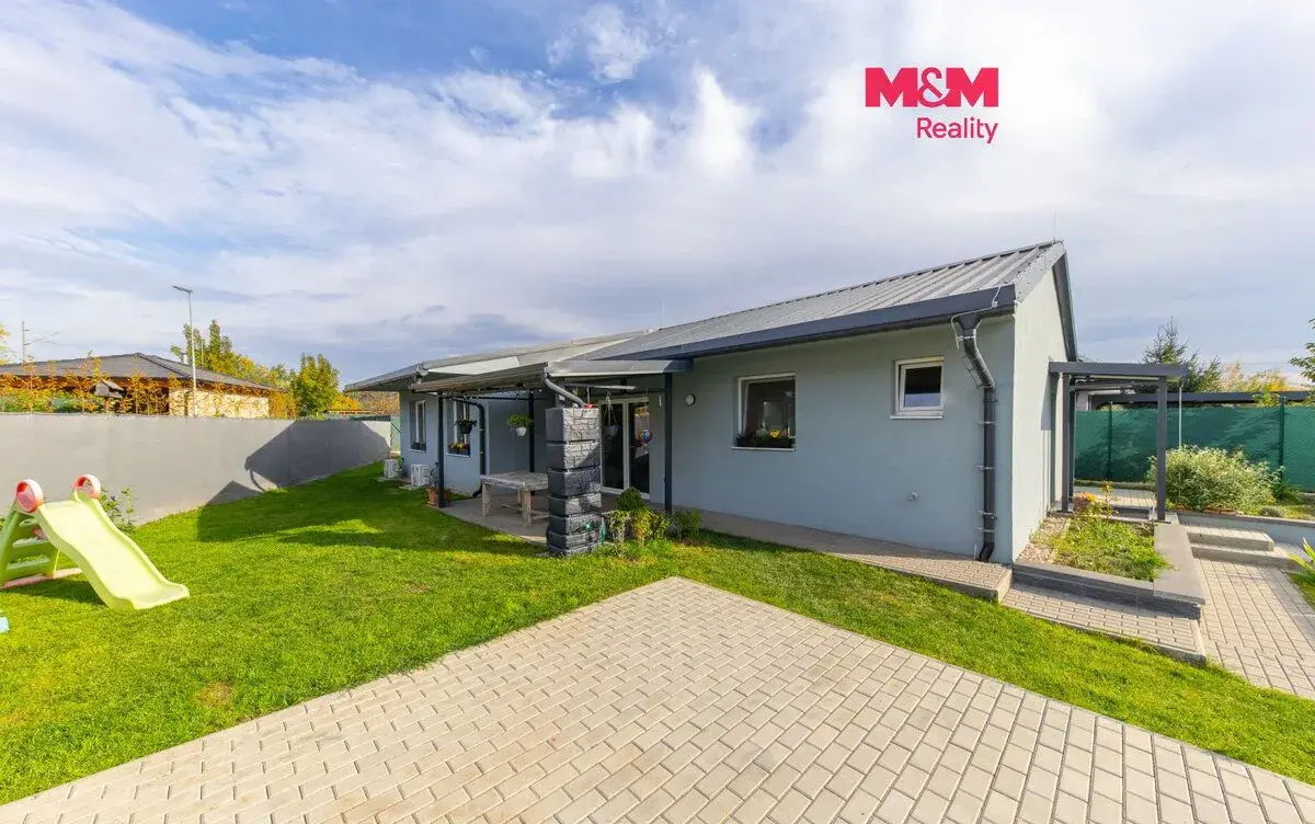 Prodej, rodinný dům 4kk, 489 m2, Holubice
