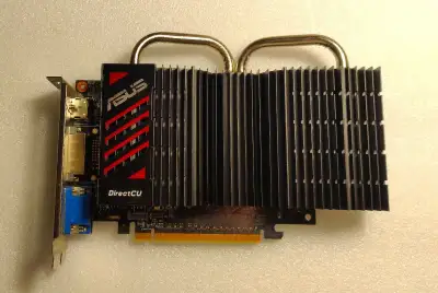 Grafická karta ASUS GeForce GT 740 | 2 GB | pasivní