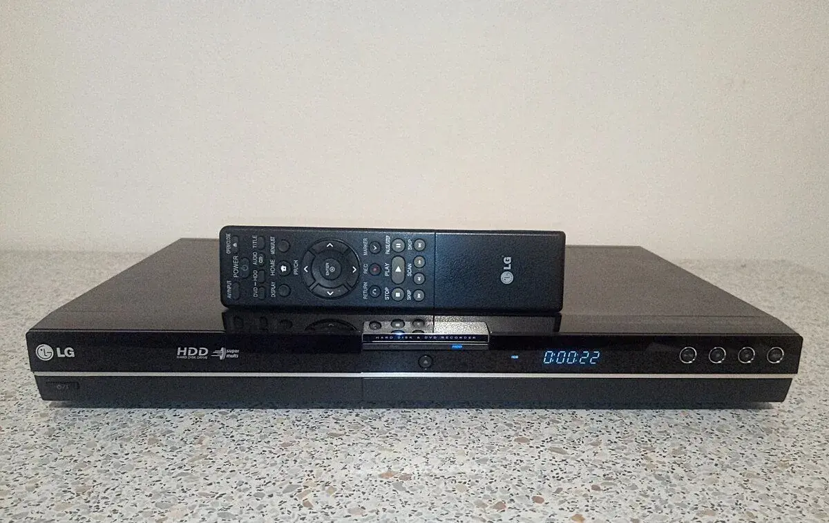 DVD rekordér LG RHT398H - 250 GB HDD, HDMI, USB