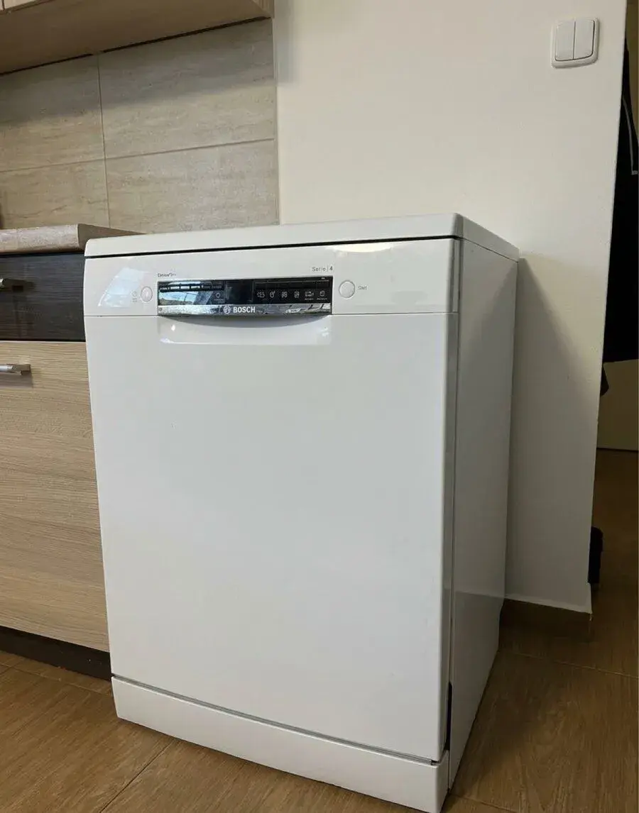 Volně stojící myčka Bosch Serie 4 (60 cm) - bílá