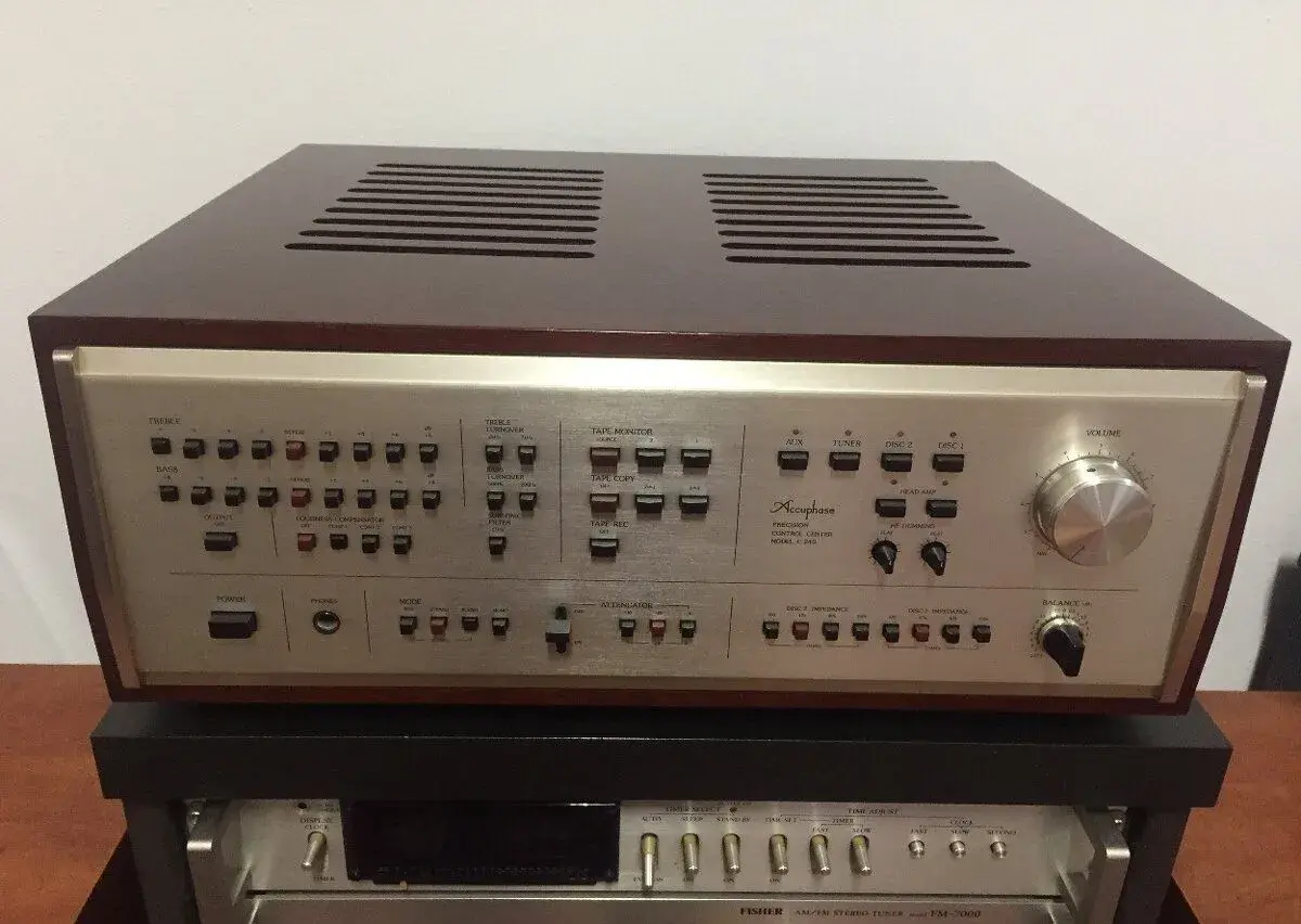 předzesilovač Accuphase MODEL C-240