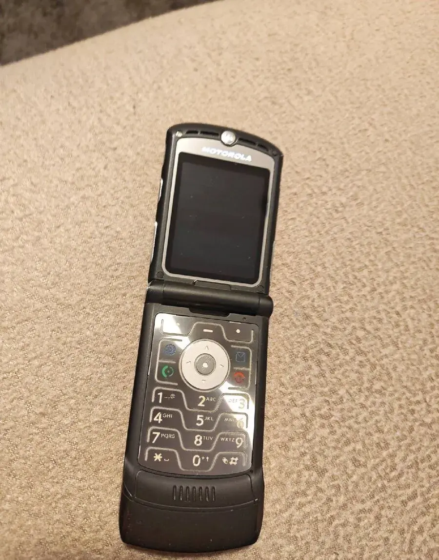 Motorola RAZR V3 Black – Špičkový sběratelský stav