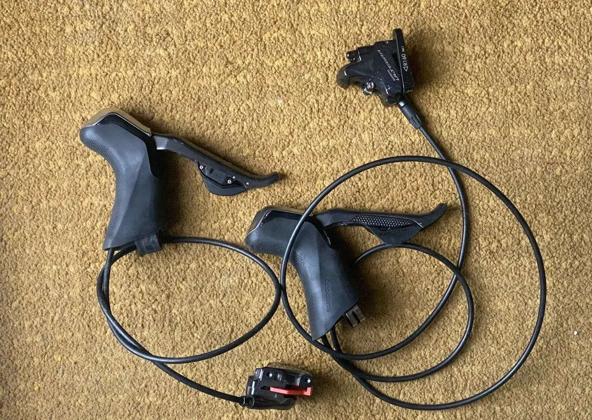 Páky Shimano R785 di2 + třmeny ultegra r8000