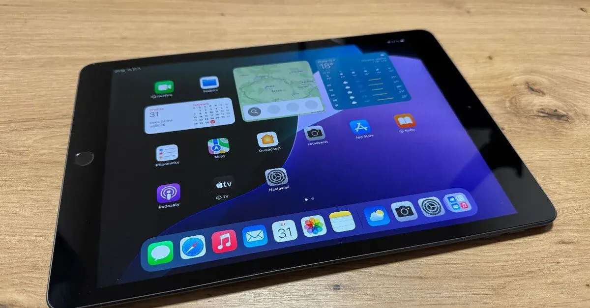 Apple iPhone iPad 7 32GB, 2200Kč