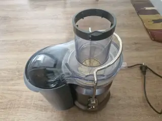 Odšťavňovač Sage SJE 430 SIL