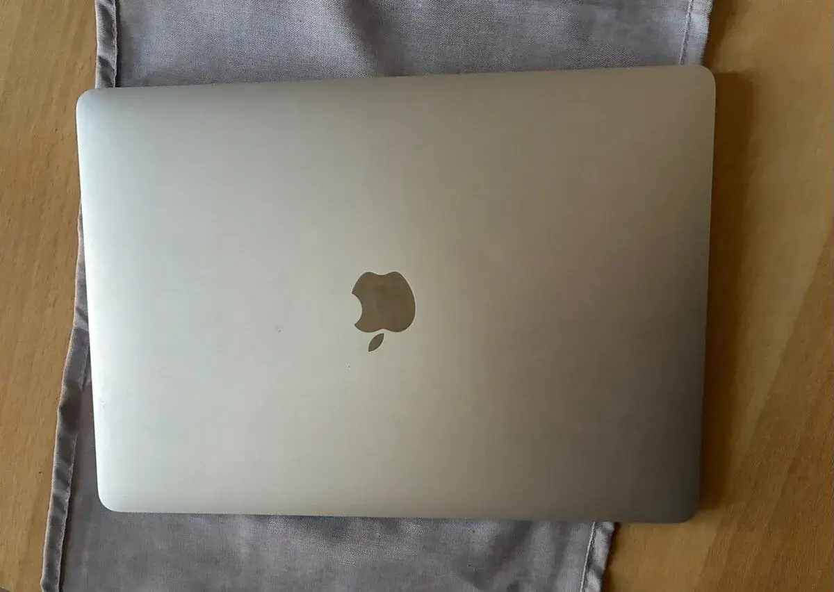 Apple MacBook Air 13" Retina (2018) 256GB Krabice + Pouzdro
