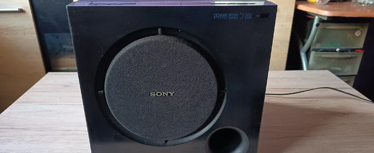 SONY akivni subwoofer