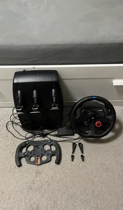 Logitech G29 (PC / PS3 / PS4 / PS5) + GT/Formula volant + př