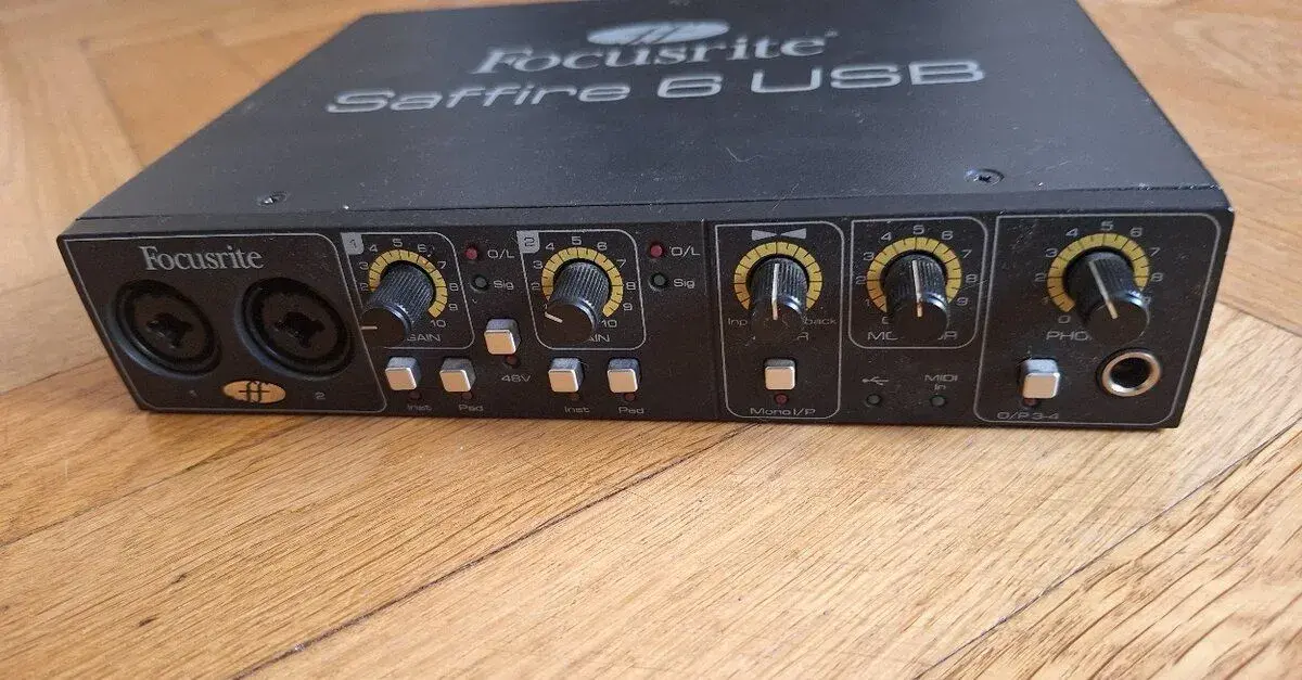 Zvuková karta Focusrite Saffire 6 usb