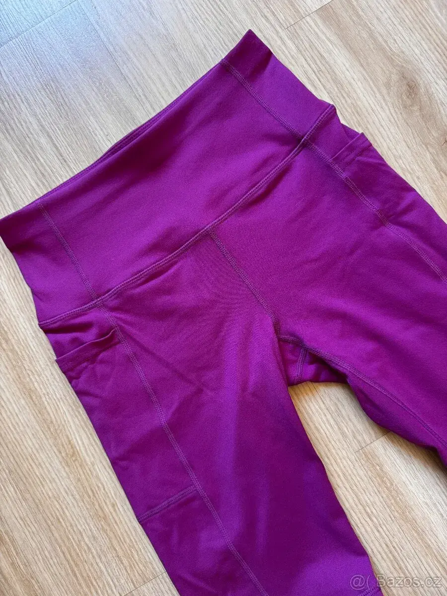Sportovní růžové kraťasy, zn. Skechers, vel. XS