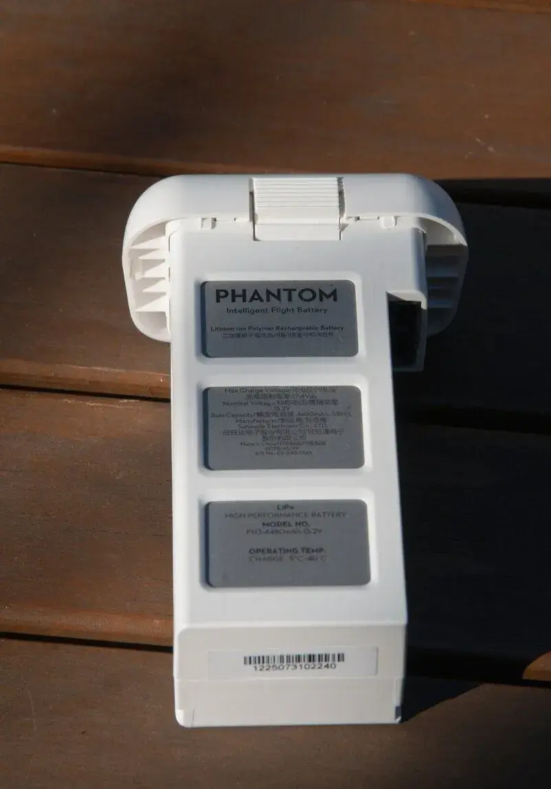 Baterie DJI Phantom 3 – REZERVOVÁNO