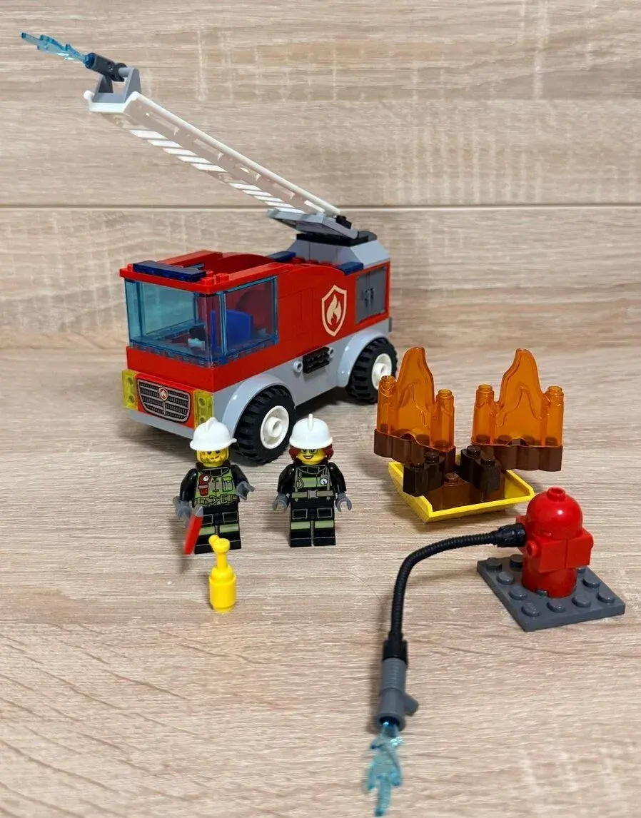 Lego City 60280 Hasičské auto s žebříkem