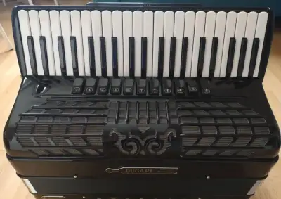 Akordeon - harmonika - Bugari Armando