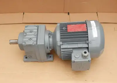 Elektromotor s převodovkou 1,1KW 148 ot./1min.
