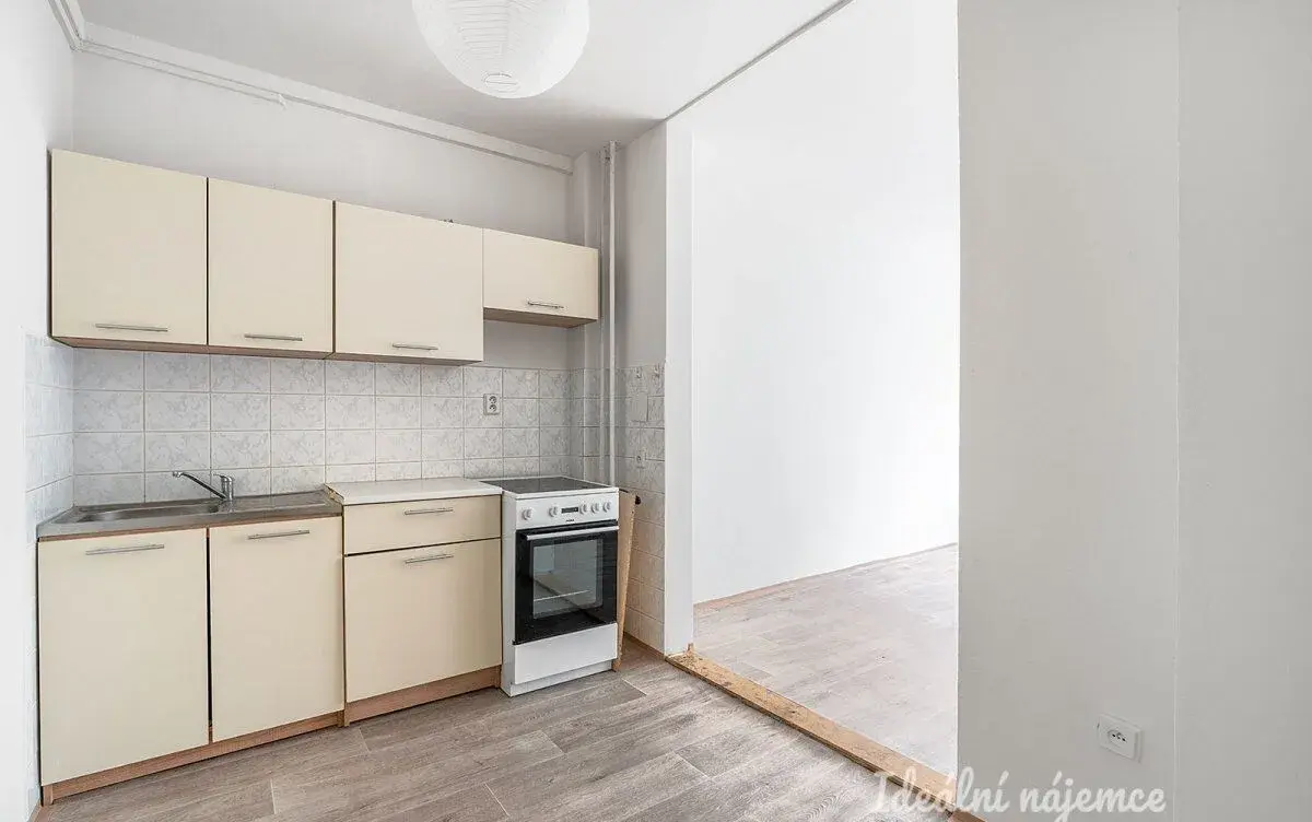Pronájem bytu 2+kk, Holandská, Kročehlavy, 50 m2