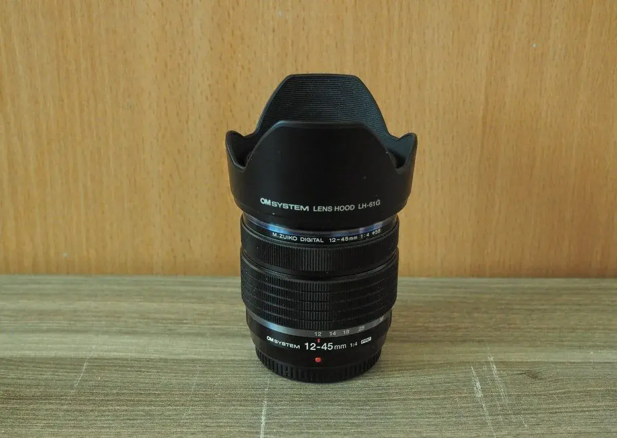 OM Systém objektiv 12-45 f/4 PRO záruka do 1/2032