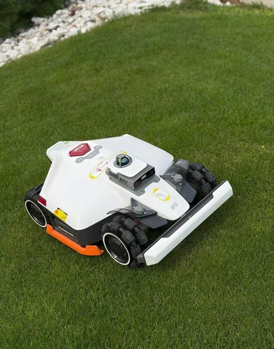 Robotická sekačka Mammotion LUBA 3 AWD 3000