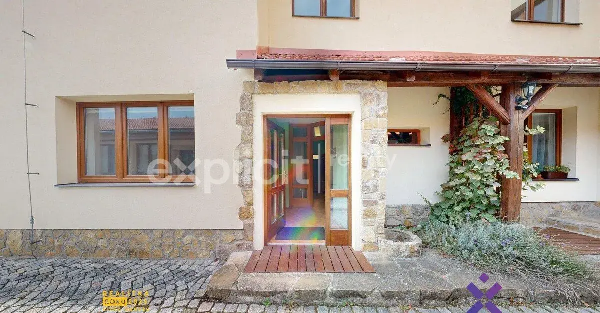 Pronájem bytu 4+1 133 m², Zlín - Malenovice, ev.č. 02998