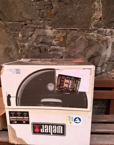 GRIL WEBER MASTER-TOUCH GBS E-5750, 57 CM - ČERNÝ