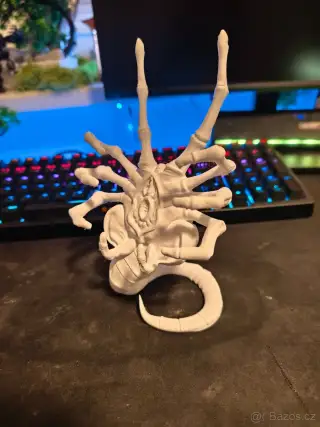 Stojánek na telefon - Facehugger (Vetřelec/Alien • 3D tisk)