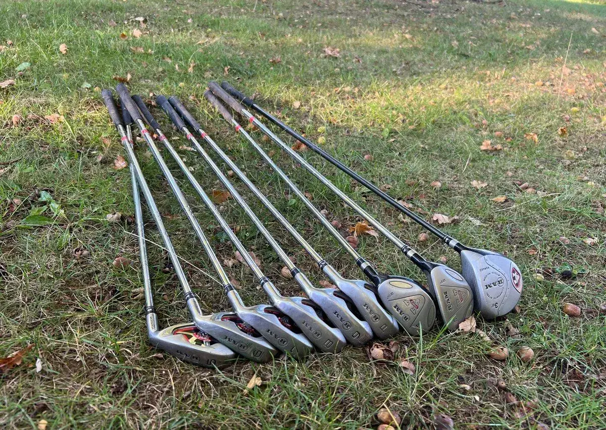 Set hole na golf ram