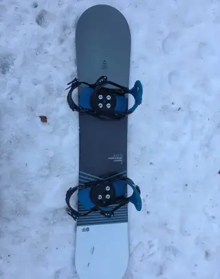 Snowboard Gravity 135cm vč. vázání, dobrý stav a v pořádku