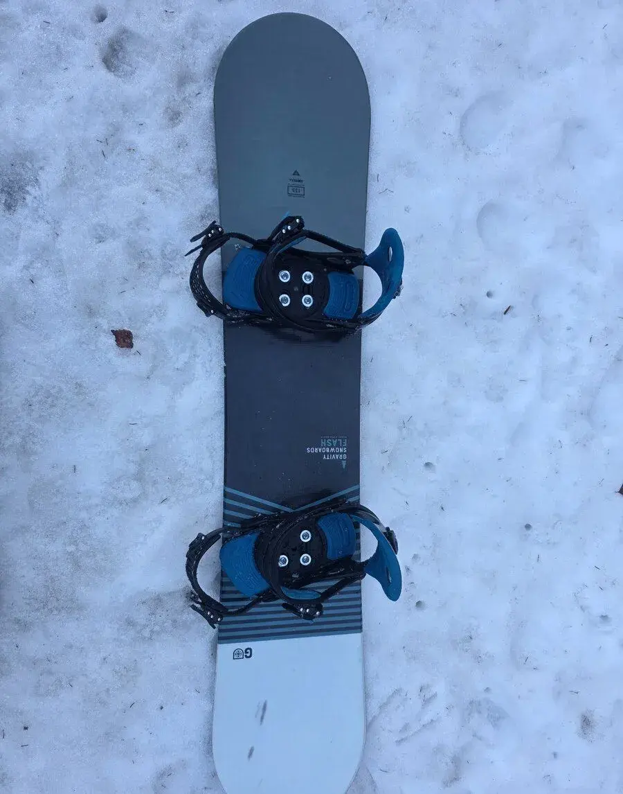 Snowboard Gravity 135cm vč. vázání, dobrý stav a v pořádku