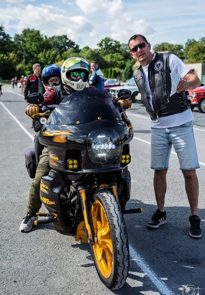 Harley Davidson street bob Club Style