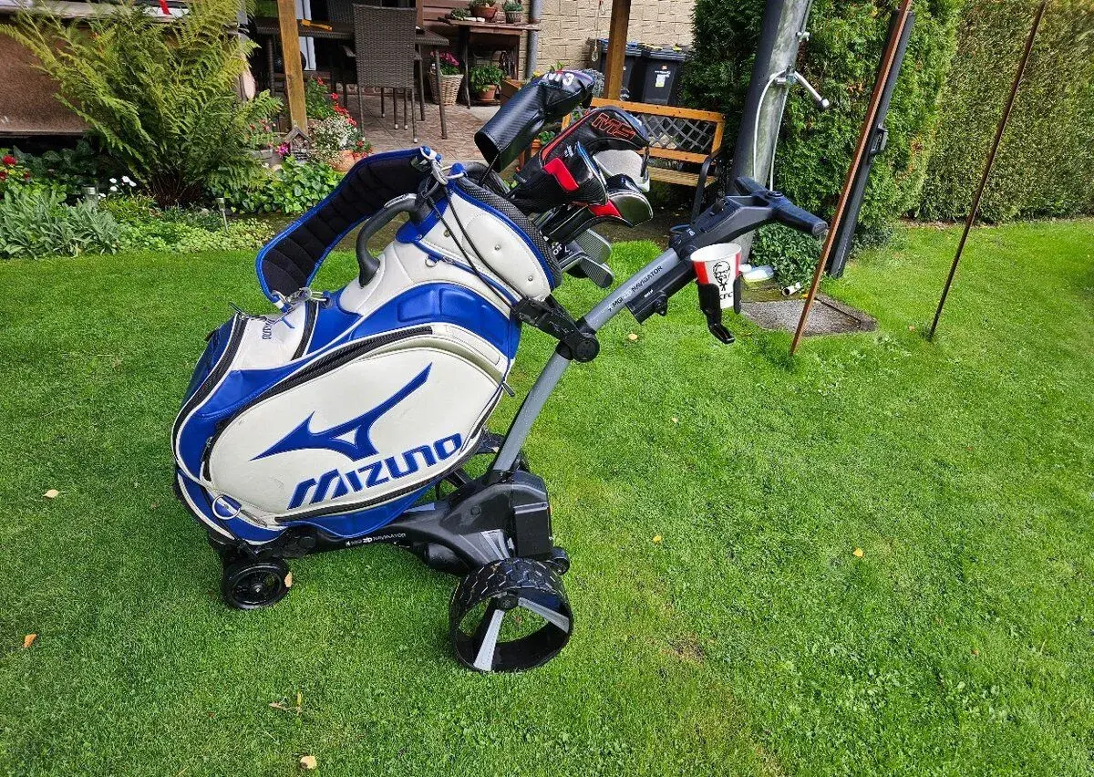 Golf vozík MGI ZIP dálkové ovládání baterie 380 kW 40 jamek