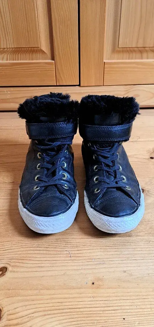 Zimní Converse s kožíškem, vel.38