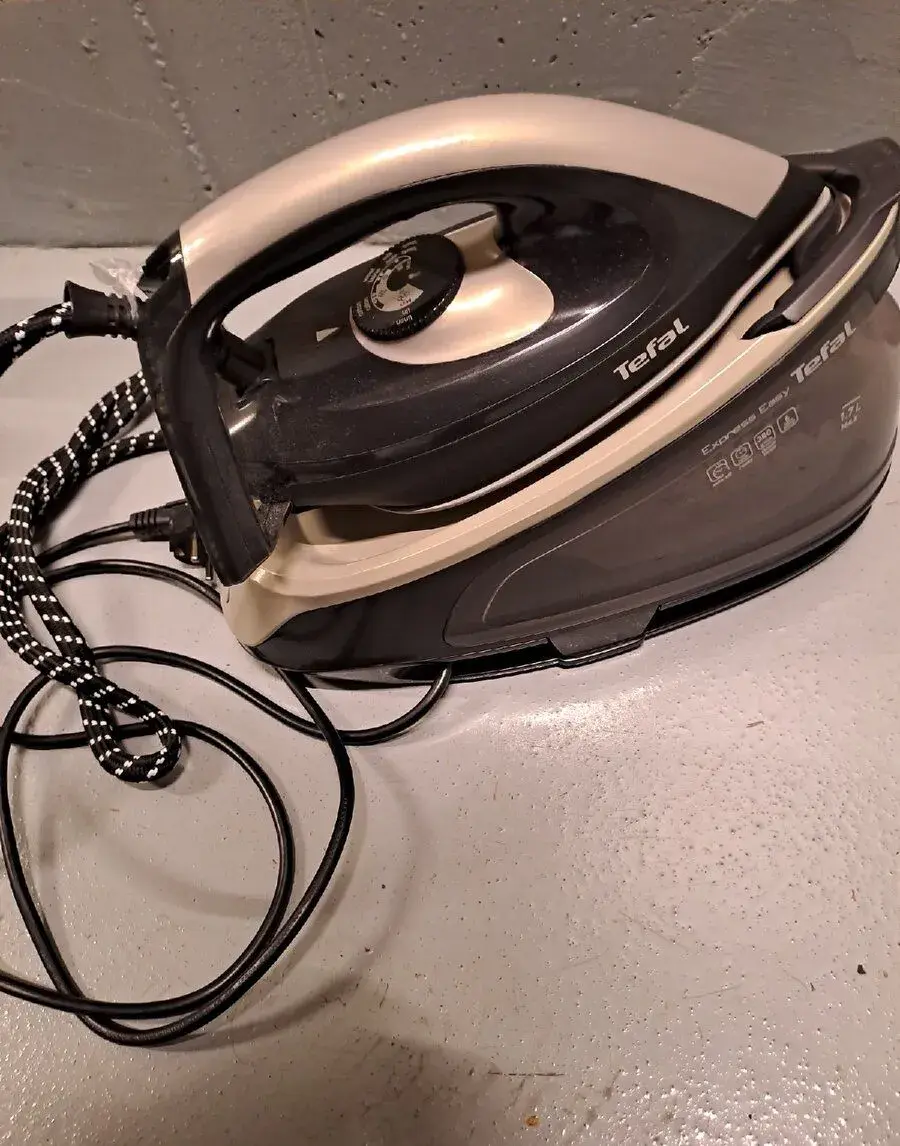 Napařovací žehlička TEFAL EXPRESS EASY