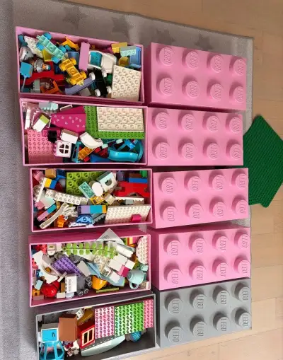5 ks krabic plnych Lego DUPLO + 2x podlozka