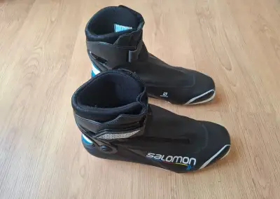 Běžkařské boty skate.