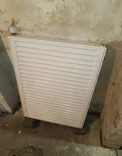 Radiátor Korado Radik VK 600 × 800 mm, s hlavicí